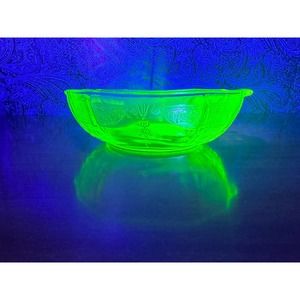Vintage uranium glass cereal bowl in princess green by Anchor Hocking
